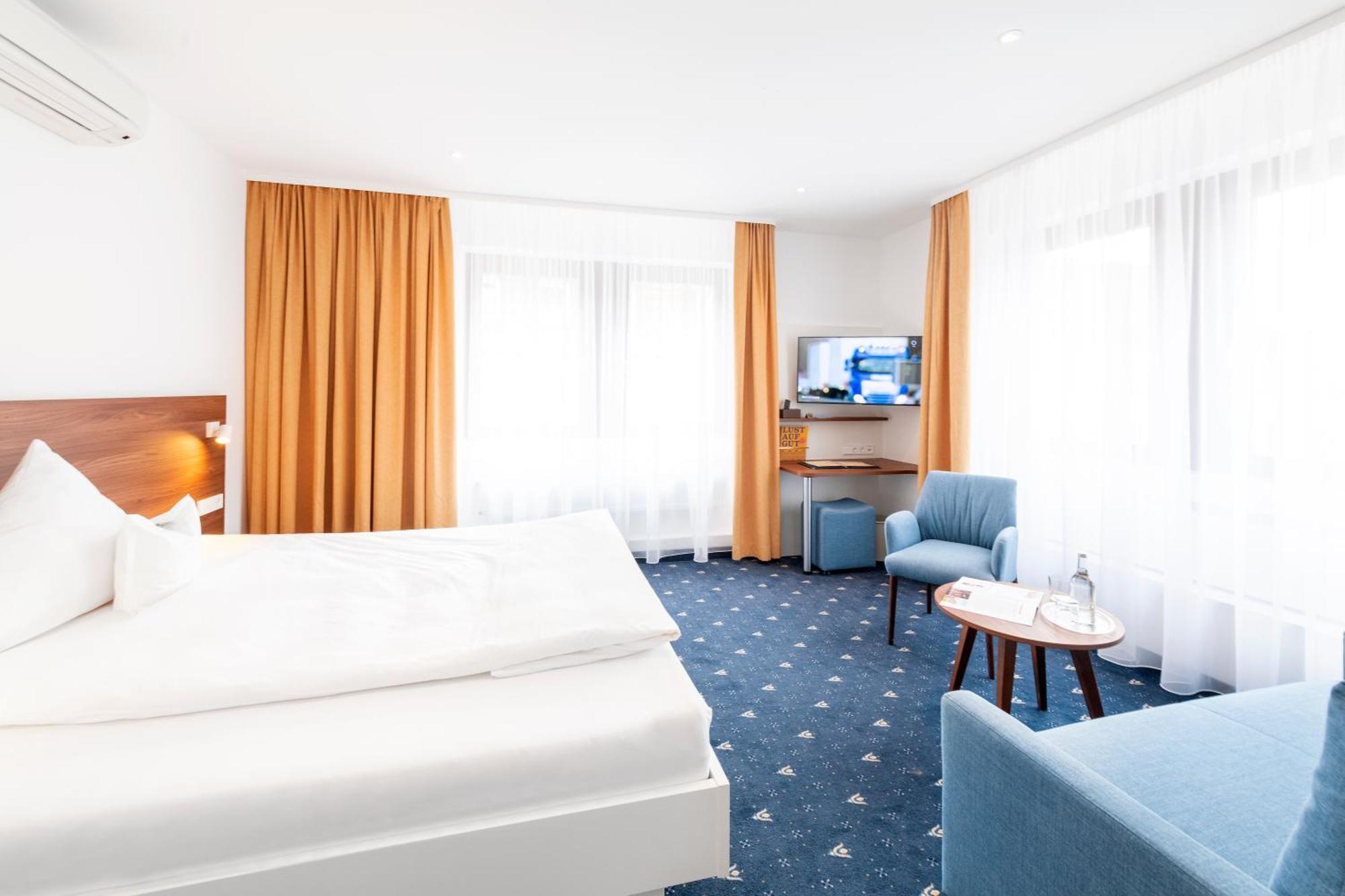 Hotel Adler Post Schwetzingen Exterior photo