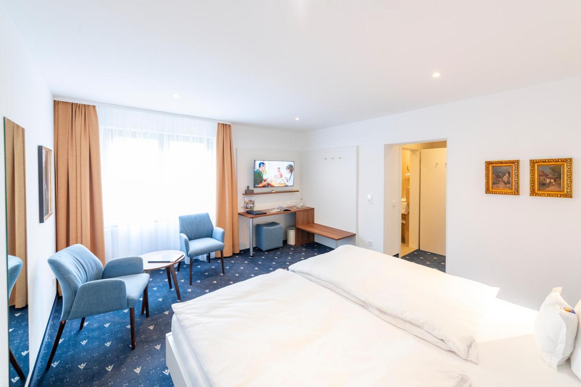 Hotel Adler Post Schwetzingen Exterior photo